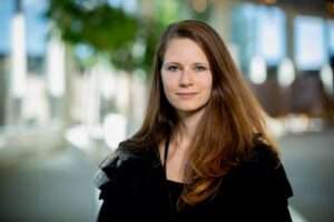 Bevarandebiolog Rebecka Le Moine kommer till Båstad för att samtala om arbetet med restaurering och rewilding, frågor som kommer att bli avgörande för den biologiska mångfaldens framtid.